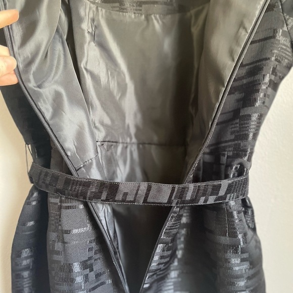 Apostrophe Black cap sleeve belted dress women’s size 6. - Picture 13 of 13